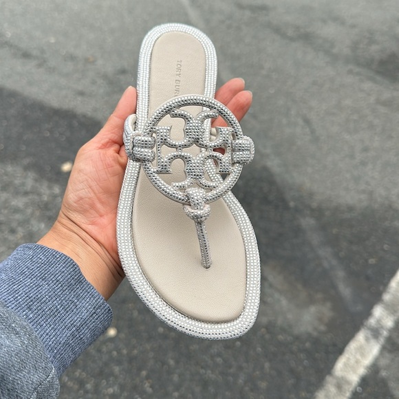 Miller knotted pave emebllished crystal/suede - Picture 4 of 5